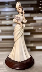 Vintage 1984 Pucci Capodimonte Frau mit Blumen Skulptur - Bild 1 von 6