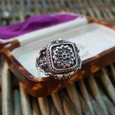 Medallón anillo venenoso plata esterlina 925 vintage diseño talla N.5 / EE. UU. 7 UE 54,5 Foto 1 de 4