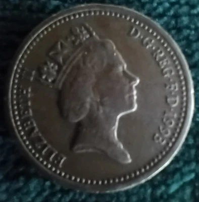 1993 Queen Elizabeth II One Pound coin upside-down rim error United Kingdom fs - Image 1 of 4