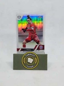 Lina Magull (Bayern München) Refraktor Parallel Topps Chrom 2022-2023 Damen - Bild 1 von 2