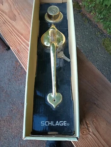 SCHLAGE BRIGHT BRASS ENTRY LOCKSET WITH SINGLE CYLINDER DEAD BOLT & HANDLE - Picture 1 of 9