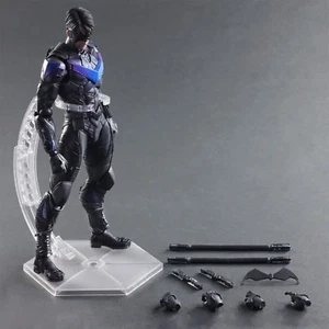 Figura de acción Nightwing DC Multiverse Play Arts Kai coleccionable con accesorios - Imagen 1 de 8