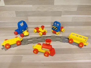 LEGO DUPLO Konvolut 5 Anhänger CHASSIS Eisenbahn Zug Waggon + 4 Schienen - Bild 1 von 1