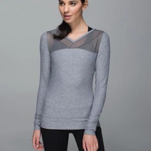 Top a maniche lunghe Lululemon Heathered Slate Just Breathe - Foto 1 di 8