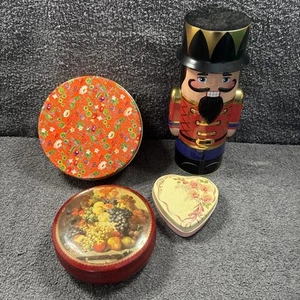 4 latas coleccionables al azar - M&S Floral, Cascanueces + 2 otras - Imagen 1 de 18