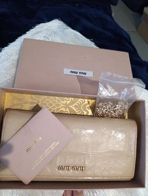 Cartera larga de cuero opalino MIU MIU St. Cocco Lux 5M1109 con certificado de autenticidad y caja Foto 1 de 4