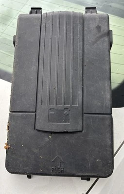 2009-2017 VOLKSWAGEN TIGUAN ENGINE COMPARTMENT BATTERY TRAY HOLDER BOX COVER LID - Image 1 of 2