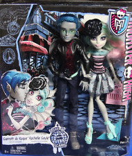 Monster High Garrott du Roque Rochelle Goyle Love in Scaris Doll Set