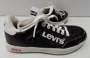 Zapatos deportivos Levi's negros para niños talla 11 con cordones excelente estado - Imagen 1 de 5