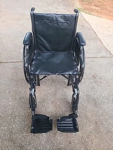 Everest & Jennings Traveler SE Wheelchair Lightweight Durable Carbon Steel 18" - Picture 1 of 10