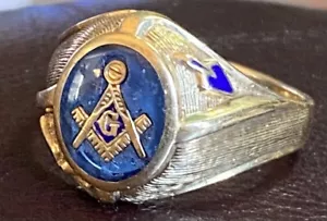 Anello uomo muratore oro giallo blu loggia 10 carati Kinsley & Sons 8,1 gr misura 12 1/4 - Foto 1 di 9