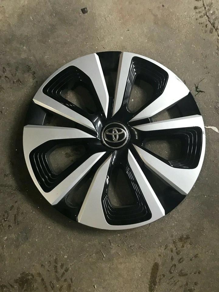 Toyota Prius Prime 2017 2018 2019  Hubcap Wheel Cover 4260247240  61182 - Image 1 of 1
