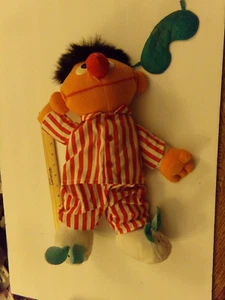 1996 Tyco Sesamstraße Ernie sprechende Spielzeugpuppe in Pyjas - Bild 1 von 4