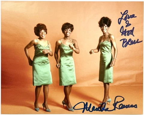 Martha Reeves Signed IP 8x10 Photo - Authentic, Motown, Martha and the Vandellas Cover