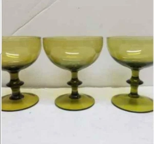 3 COLONY PROVINCIAL GREEN CHAMPAGNE GLASSES 8 OZ - Picture 1 of 3