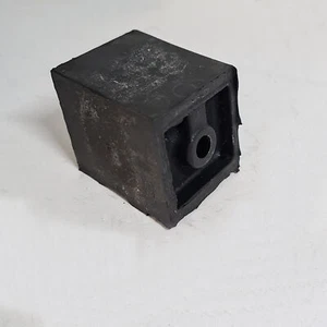 TASSELLO SUPPORTO SOSPENSIONE MOTORE POSTERIORE NSU PRINZ 4 PER 401800507 - Picture 1 of 7