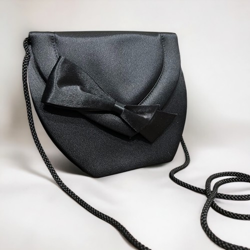 SAINT LAURENT (YSL) Borsa a tracolla Yves Saint Laurent in pelle nera a nastro autentica