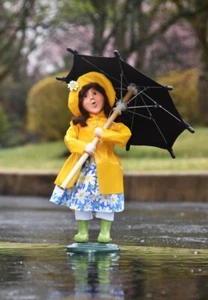 Byers Choice '25 Web Exclusive Puddle Jumper Retired Sold Out Adorable Caroler - Picture 1 of 5