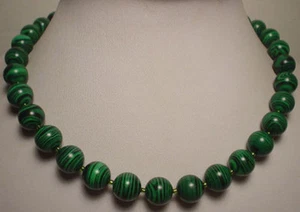 "Collar de cuentas de piedras preciosas de malaquita verde redondo de moda de 10 mm de colección 18""" - Imagen 1 de 3