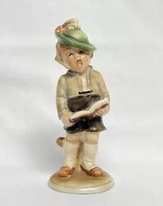 Antike W&A Bertram - ""A Little Boy Singing"" Figur - 4,5"" groß - NEUWERTIG - Bild 1 von 7