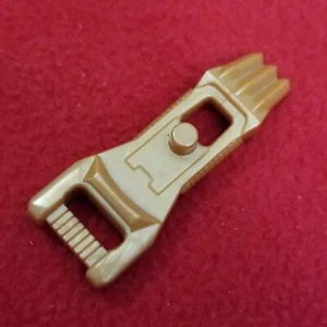 Power Rangers 2010 Classic Green Ranger Accessory Gold Claw - Picture 1 of 1