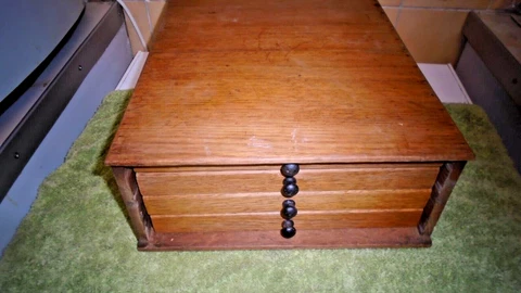 VINTAGE TABLE TOP SET OF FOUR DRAWERS IN OAK-SHED BUILT Cover