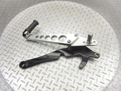 Soporte reposapiés delantero derecho Triumph Thunderbird 2011 09-20 Foto 1 de 4