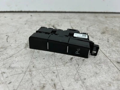VW GOLF MK7 2013- CENTRE CONSOLE PARKING ASSIST SENSOR SWITCH BUTTON 5G1927238E - Image 1 of 3