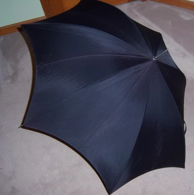 VINTAGE BLACK FINKEL PARASOL UMBRELLA ~ HANDLE MADE IN ITALY-CARVED WOOD - Image 1 of 4