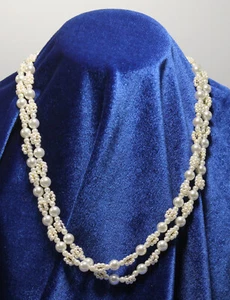 VINTAGE FAUX PEARLS & GOLD BEADS HANDSTRUNG LONG NECKLACE VERY NICE! - Picture 1 of 5