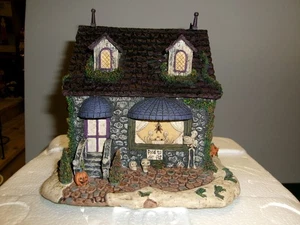 Hawthorne Village - The Munsters - MARILYN'S CAFE with COA - Picture 1 of 11