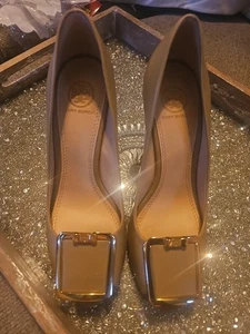 Tory Burch Peeptoe Keilabsatz hellbraun Leder Greyson Damenschuhe 7 M Schnalle  - Bild 1 von 8