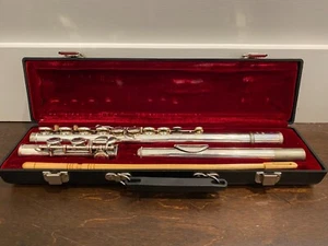 Used Haynes Amadeus Flute + Case and Cleaning Rod - Santitized and Ready to Play - Picture 1 of 8
