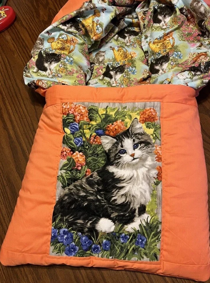Nueva almohada casera para gatito en flores (¡almohada con edredón de 6 pies de largo en el interior!) Foto 1 de 1