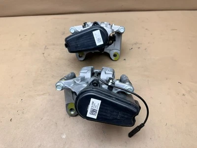 New 2021 - 2025 GM GMC Tahoe Escalade Yukon Rear Calipers w/ Pads LH & RH OEM - Image 1 of 4