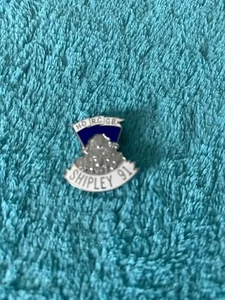HARLEY DAVIDSON RIDING CLUB GB SHIPLEY 91 ENAMEL PIN BADGE - Picture 1 of 2