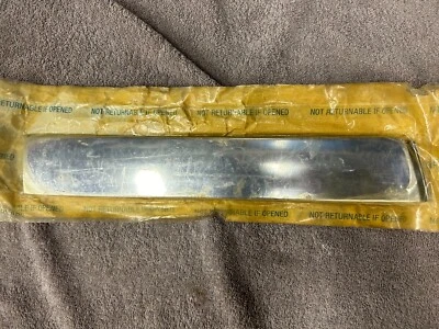 1985 1986 1987 88 GM OLDSMOBILE CALAIS CUTLASS RH LOWER MOLDING 22519728 OEM NOS - Image 1 of 2