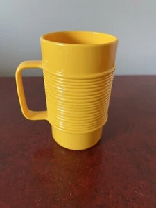 Rubbermaid Vintage Melamin Gelb Gerippt Tasse #3829 Kunststoff Ersatz - Bild 1 von 4
