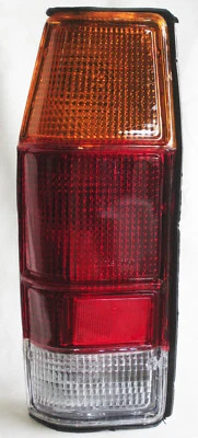 MAZDA B1600 Fanale Posteriore Sinistro + Lampadine '77 - '82 Parte # 216 1906... - Immagine 1 di 4