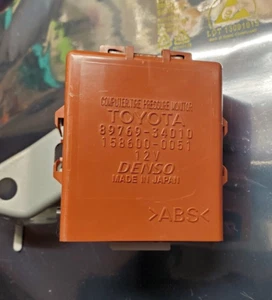 05-06 Toyota Sequoia Factory Denso Tire Pressure Monitor Module OEM 89769-34010 - Picture 1 of 17