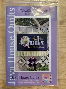 Quilts In Progress 23” x 28” Banner Quilt Java House Quilts #140 Pattern Uncut - Foto 1 di 2