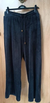 Marks and Spencer women's VELOUR TROUSERS generous size 18 long, BLACK  - Image 1 of 4