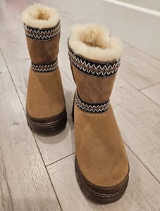 NEU UGG Größe 8 DAMEN KLASSISCH MINI TRAILGAZER Kastanie LEDER WASSERDICHT STIEFEL - Bild 1 von 8