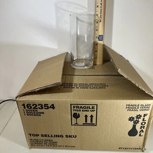 Full case of 12 pieces Glass Vase 7.3 in tall 3.4 in diameter used for 1 wedding - Picture 1 of 9