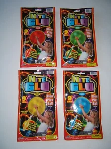 4 Nite Glo 9" leuchtender aufblasbarer Spielball mit Leuchtstab für Pool/Partys Posten - Bild 1 von 2