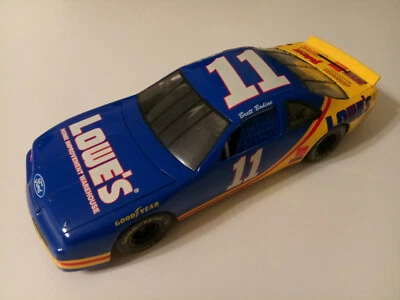 ERTL 1995 BRETT BODINE #11 LOWE'S FORD THINDERBIRD NASCAR 1:18 Foto 1 de 4