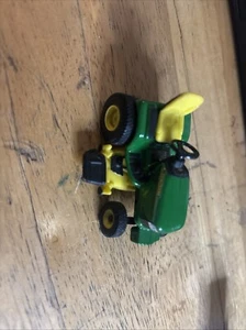 John Deere Lawn Tractor - 2.5" - Ertl - 0600Q01 - Picture 1 of 4