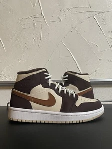 Nike Air Jordan 1 Mid SE Brown Basalt Mocha Oatmeal Women’s Size 5 DO6699-200 - Picture 1 of 4