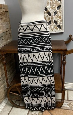 Maxi falda vintage a rayas blancas y negras Poesía #maxiskirt #hippie #tribal Foto 1 de 3