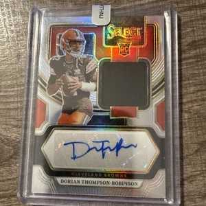 2023 Panini Select - Rookie Signature Memorabilia Dorian Thompson-Robinson... - Bild 1 von 2